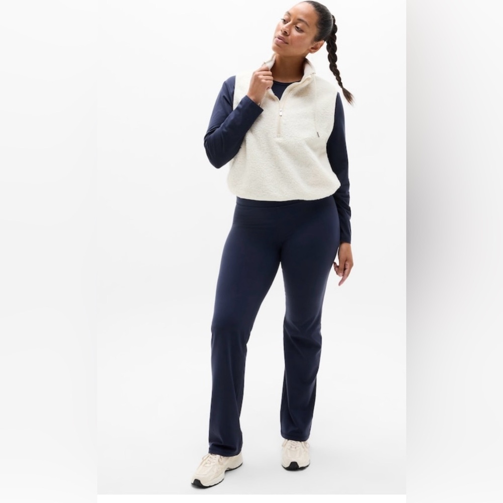 NWT-Athleta Navy Elation Straight Leg 2.0, Small